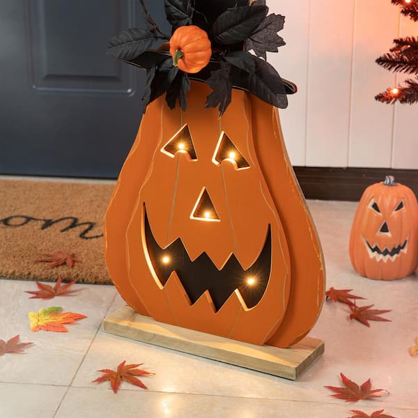 Glitzhome 29.5 in. H Halloween Lighted Wooden Jack-O-Lantern Porch
