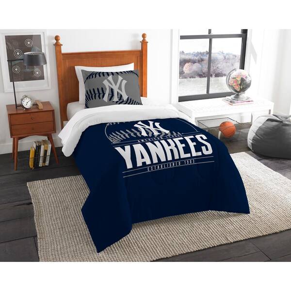 THE NORTHWEST GROUP Yankees 2-Piece Grandslam Multi-Color Twin Comforter Set