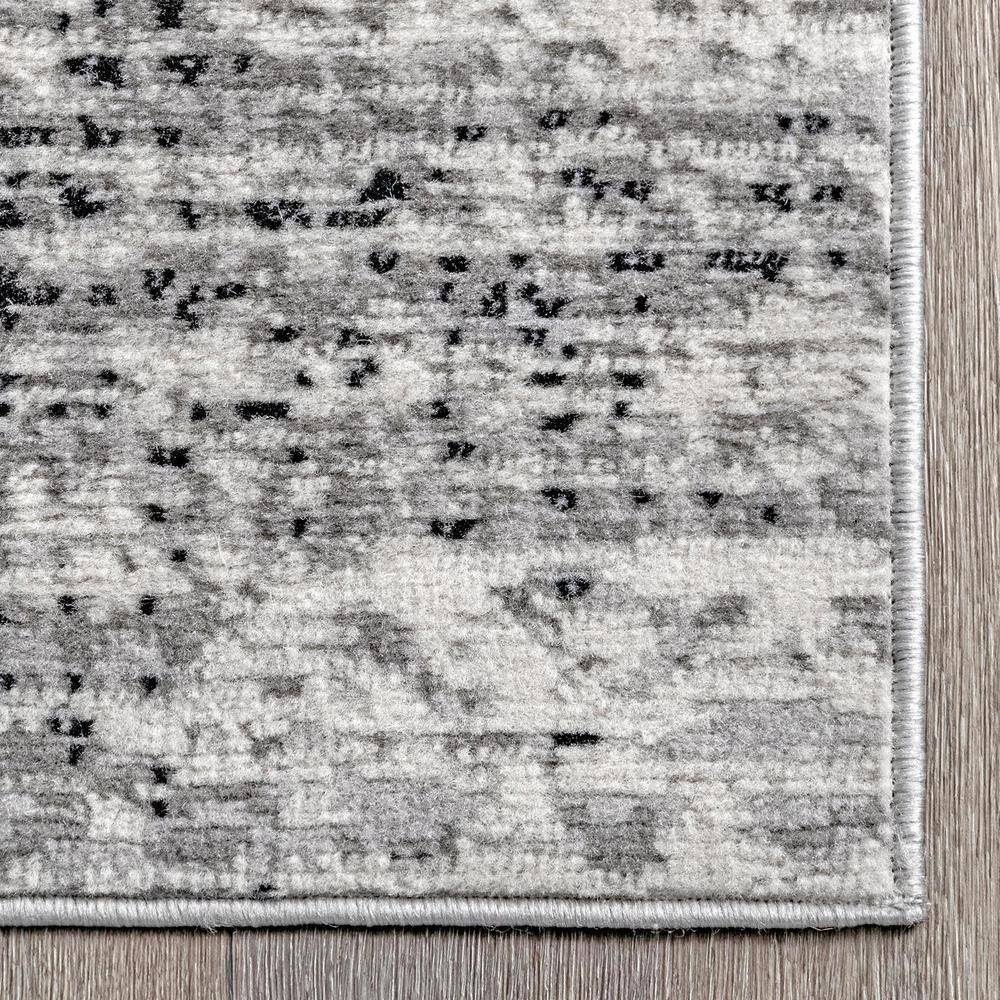 Gray 4' x 6' Synthetic Aztec Pattern Area Rug