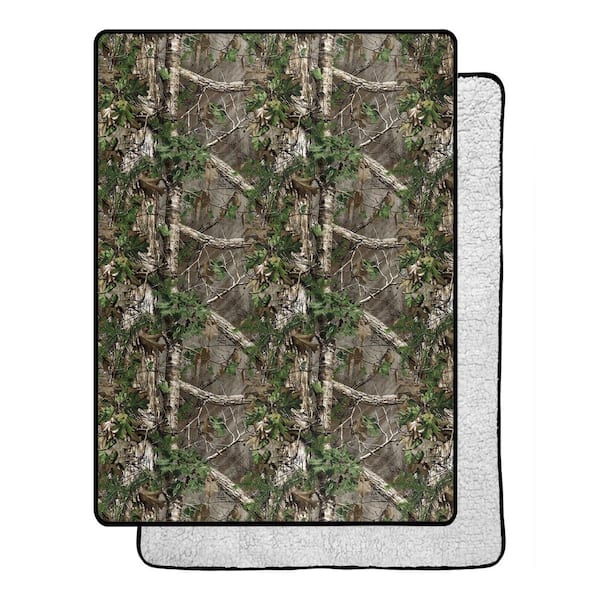 THE NORTHWEST GROUP Realtree Xtra Green Camo Silk Touch Sherpa Twin Size Multi-Colored Throw Blanket