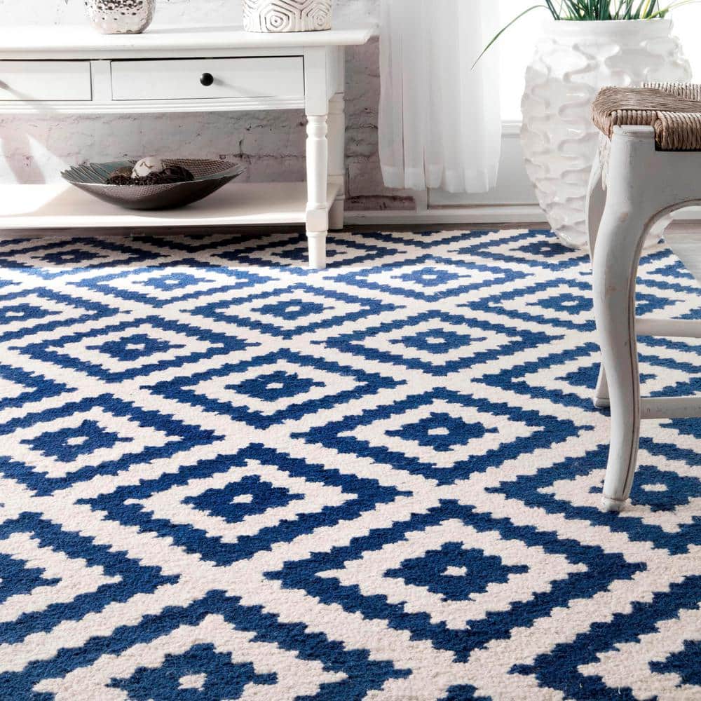 Navy and White Geometric Wool Tufted Area Rug, 5x8