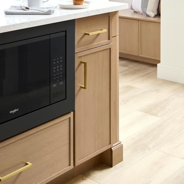 Leyton 15 in. W x 24 in. D x 34.5 in. H Ready to Assemble Plywood Slim Shaker Base Kitchen Cabinet in White Oak