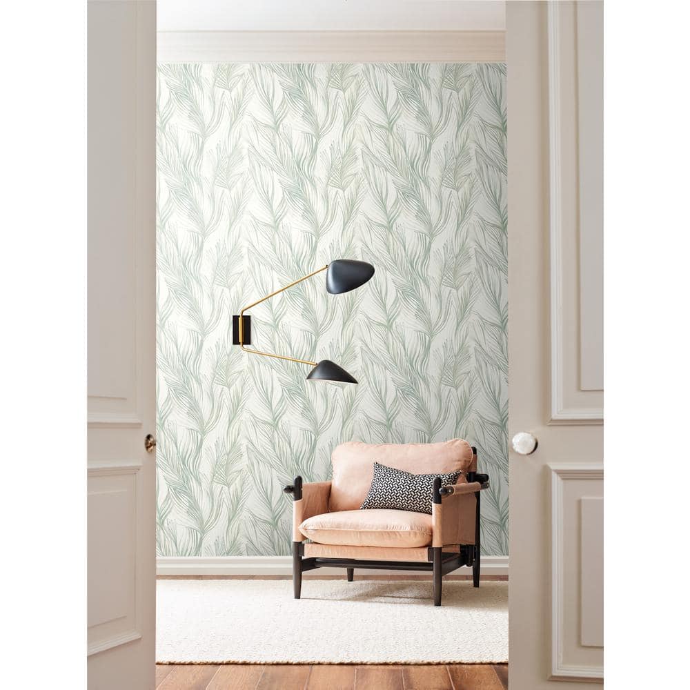 Light Blue Nonwoven Botanical Dreams Wallpaper Roll
