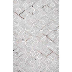 Chanda Cowhide Diamond Trellis Gray 4 ft. x 6 ft. Area Rug