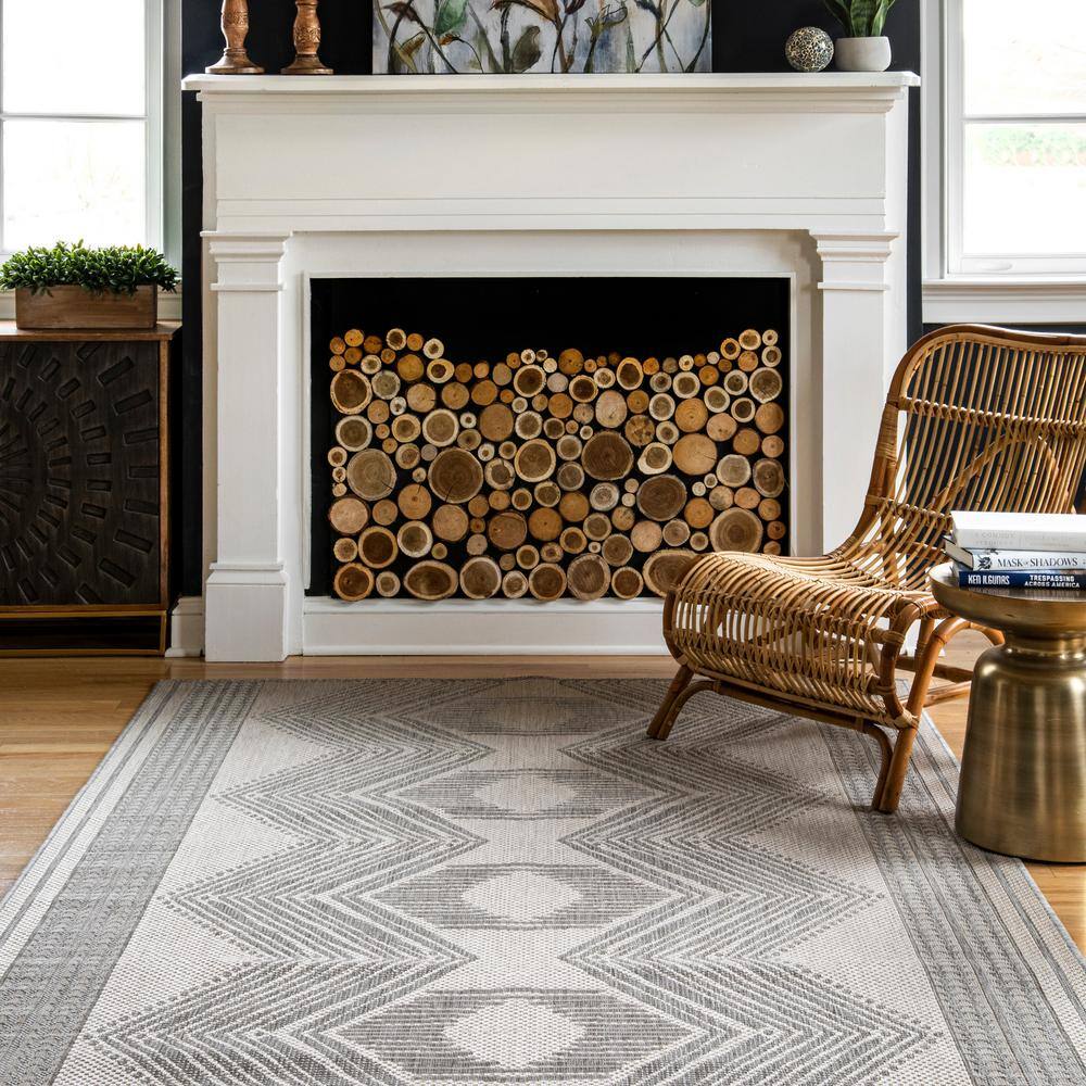 Modern Boho Light Grey Square Synthetic Indoor/Outdoor Rug