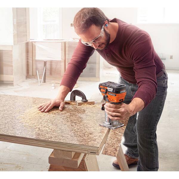 18-Volt Cordless Brushless 1/4 in. Compact Router with Fixed Base and Tool Free Depth Adjustment 18-Volt Cordless Brushless 1/4 in. Compact Router with Fixed Base and Tool Free Depth Adjustment