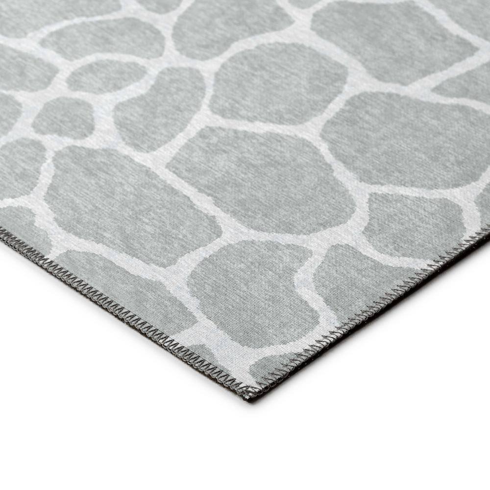 Gray Giraffe Print Flat Woven Chenille Area Rug 5' x 7'