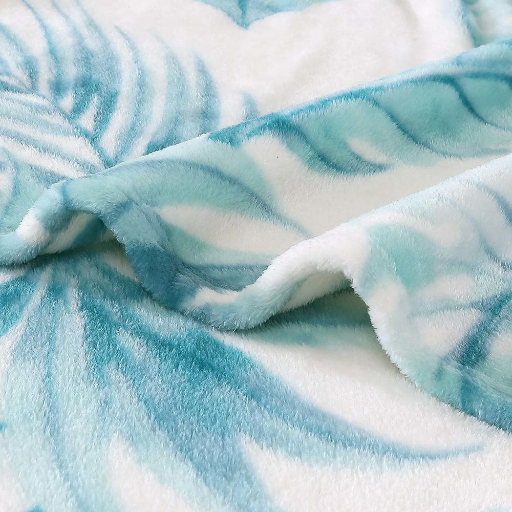 Waimea Bay Green Ultra Soft Plush Fleece Throw Blanket 50" x 70"