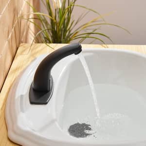 Automatic Sensor Touchless Single-Hole Bathroom Faucet with Deck Plate in Matte Black