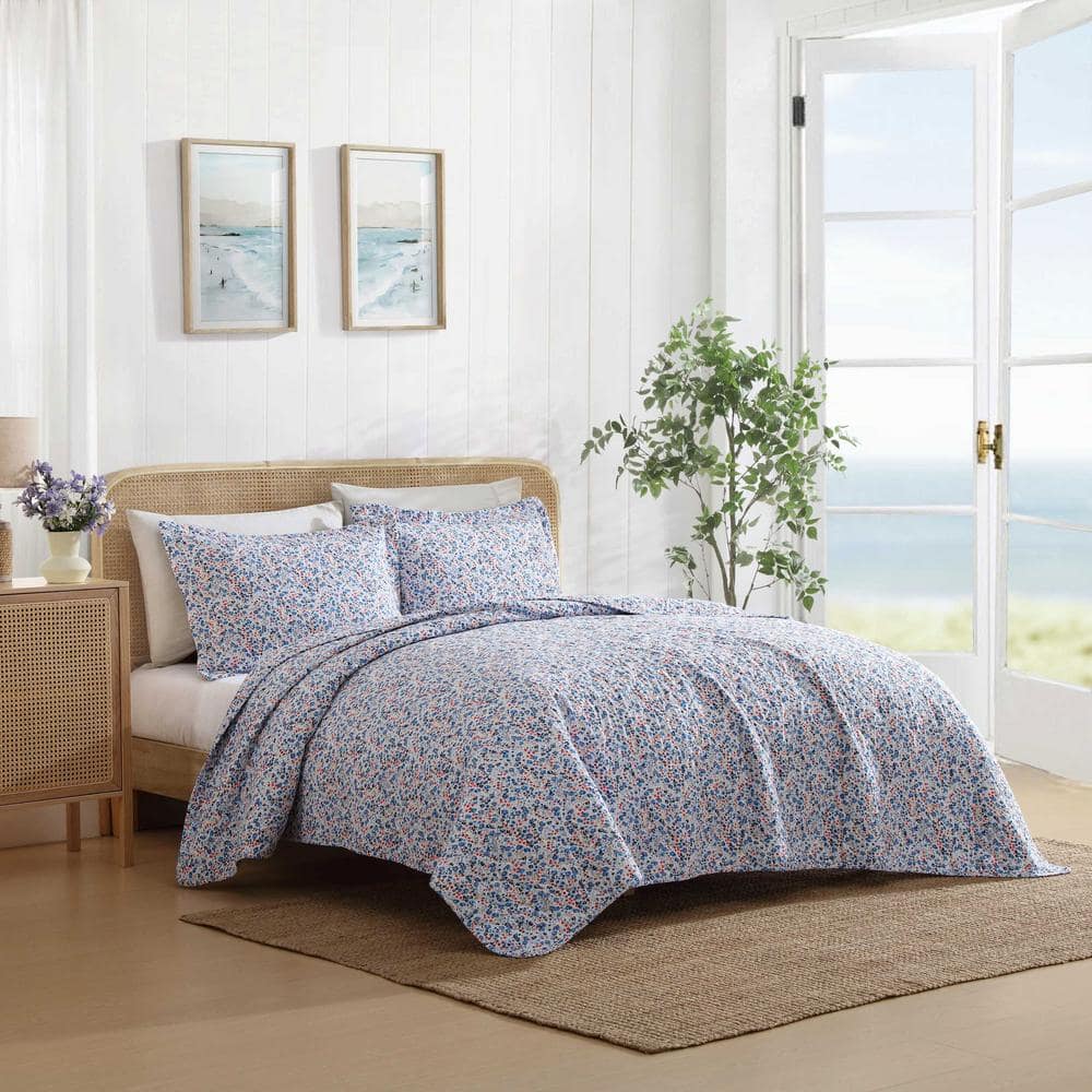 Leona Flower Blue and Red Cotton Twin Reversible Quilt Set