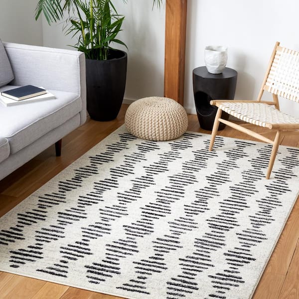 Tulum Ivory/Black 5 ft. x 8 ft. Chevron Striped Area Rug
