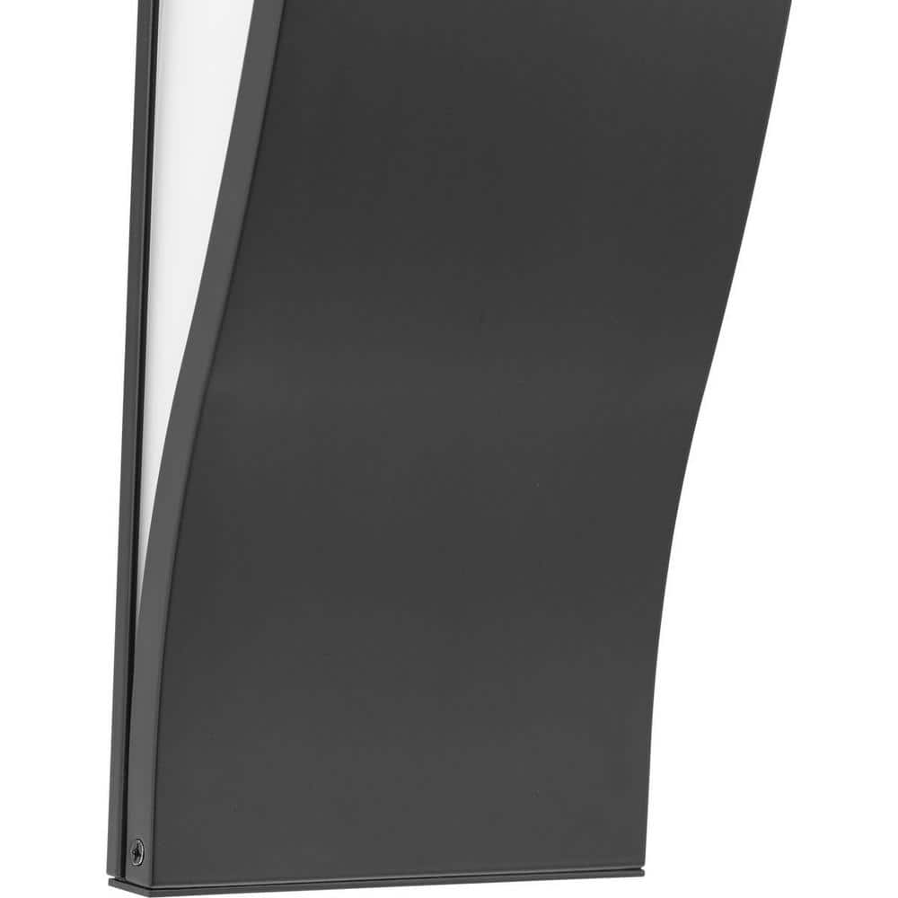 Curvity 24" Matte Black Aluminum LED Vanity Light