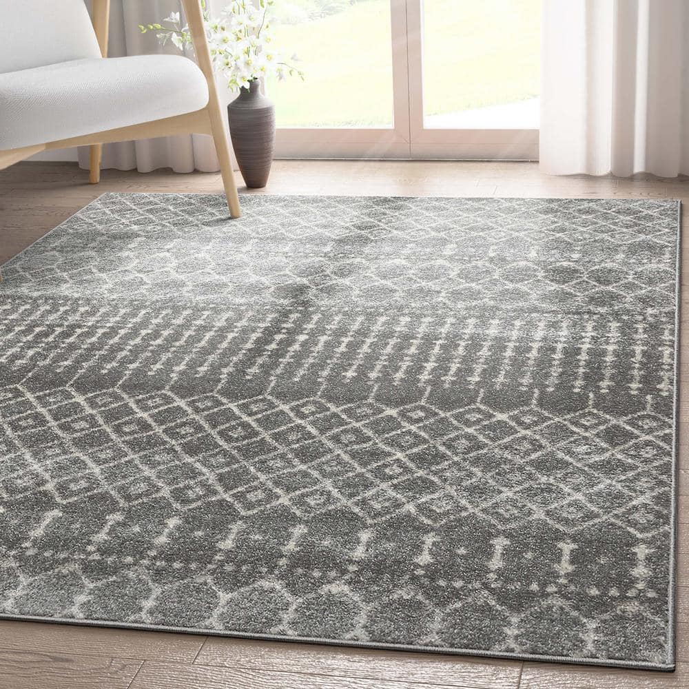 Gray Geometric Moroccan Trellis 5'3" x 7'3" Area Rug