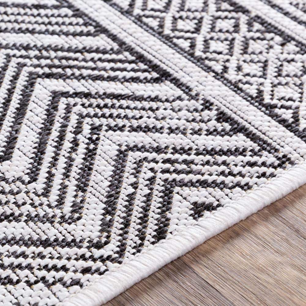 Eagean Black and White Synthetic Indoor/Outdoor Area Rug