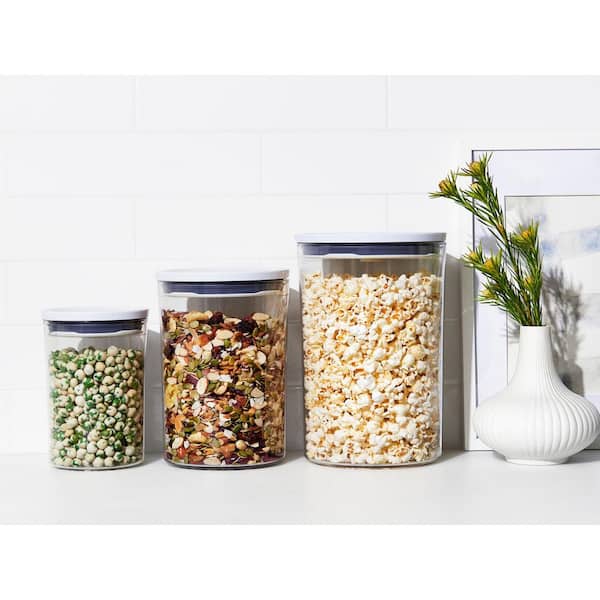 https://images.thdstatic.com/productImages/781e80c2-fc34-4927-bd0d-c674ce328209/svn/clear-white-oxo-food-storage-containers-11284000-31_600.jpg