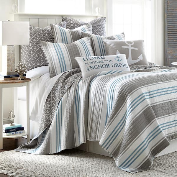 LEVTEX HOME Provincetown Grey, Blue and White King/California King Cotton Quilt