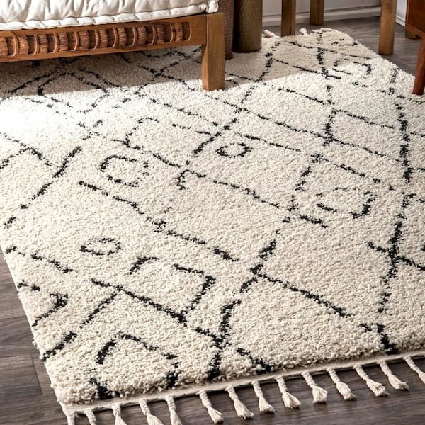 Nieves Moroccan Diamond Tassel Off-White 10 ft. Square Rug