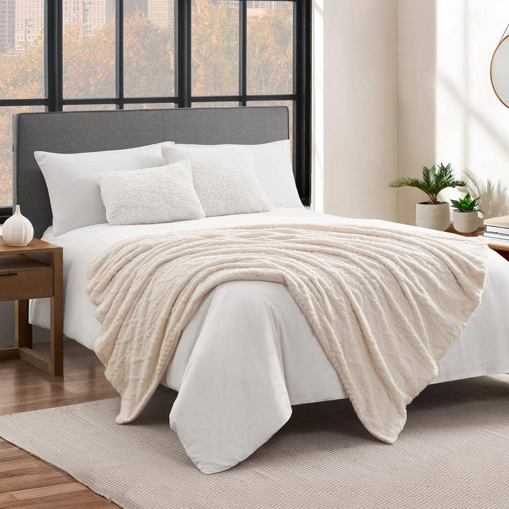 Ivory Embossed Cable Faux Fur Reversible Throw Blanket 50" x 70"
