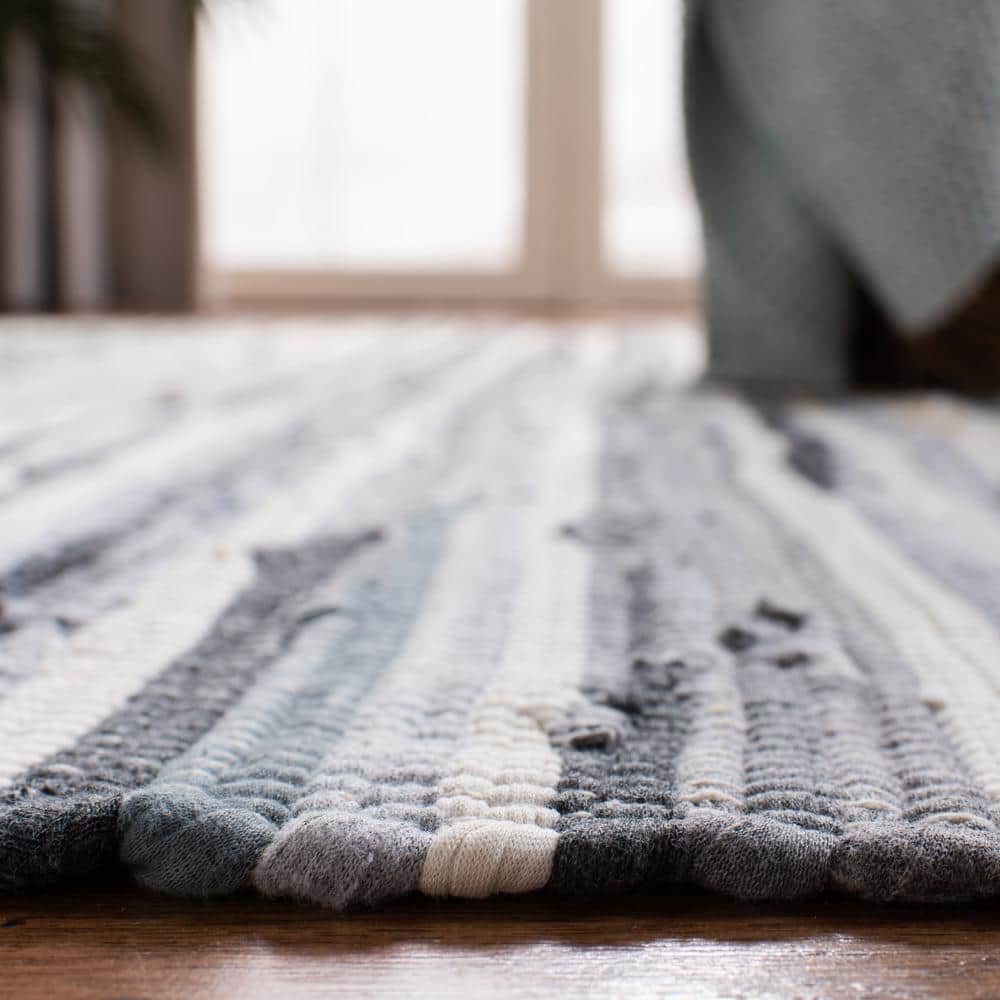 Hand-Woven Striped Cotton Round Area Rug in Gray - 30"