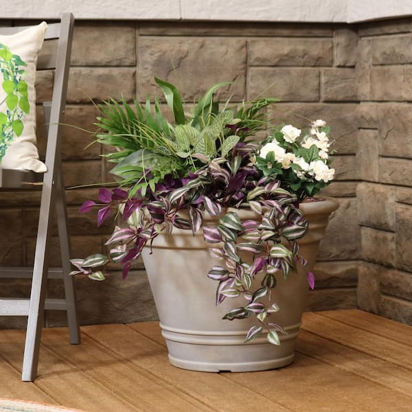Franklin 20 in. Outdoor Flower Pot Planter in Beige