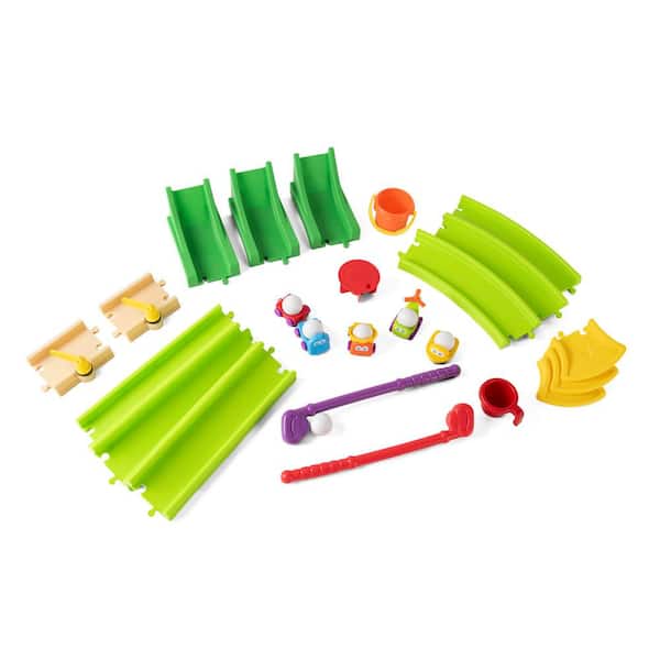 Step2 Putt and Splash Adventure Center with 30-Piece Kids Mini