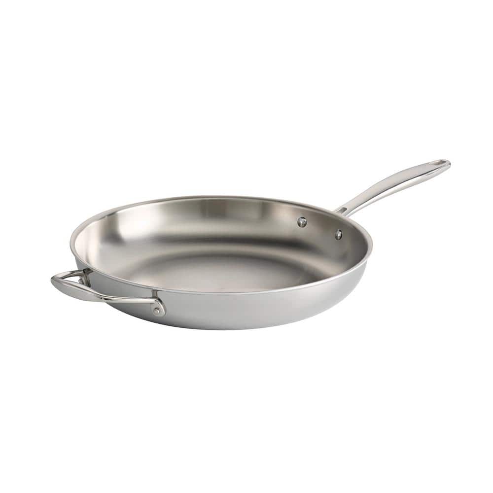 Iron 12 Frying Pan with wood handle - Three Bales Home Supply