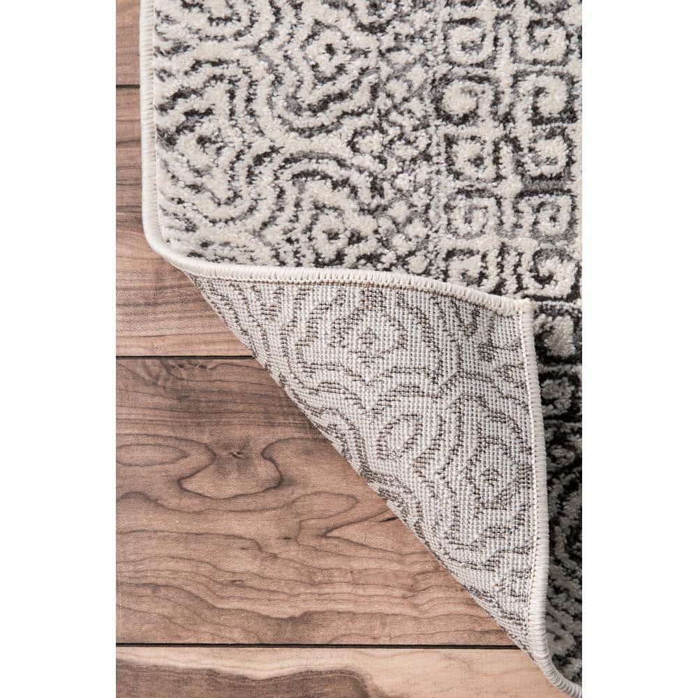 Gray Geometric Pattern Synthetic Area Rug, 4' x 6'