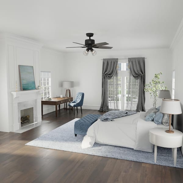 Hunter - Gatlinburg 44 in. Indoor Matte Black Ceiling Fan with Light Kit and Remote Included