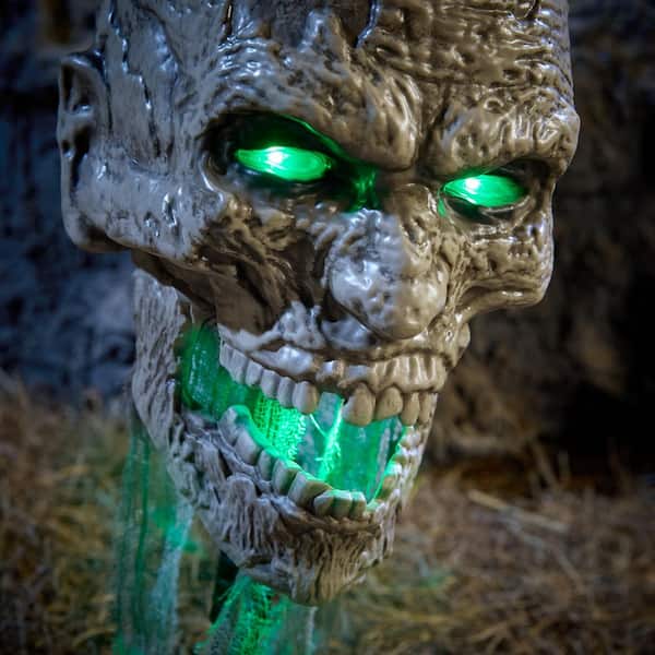 Home Accents Holiday 2 piece Halloween Classics LED Zombie Heads