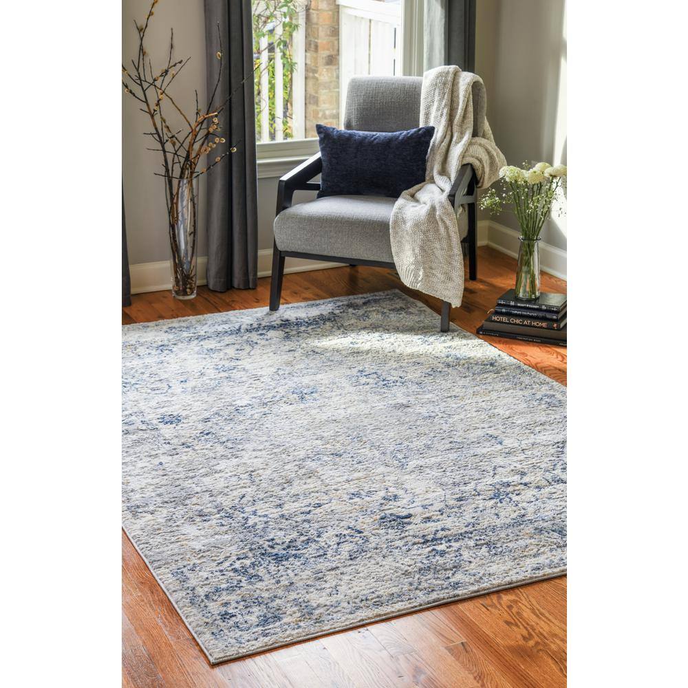 Austin Blue Polyester and Jute Stain-Resistant Runner Rug 2'7" x 7'4"