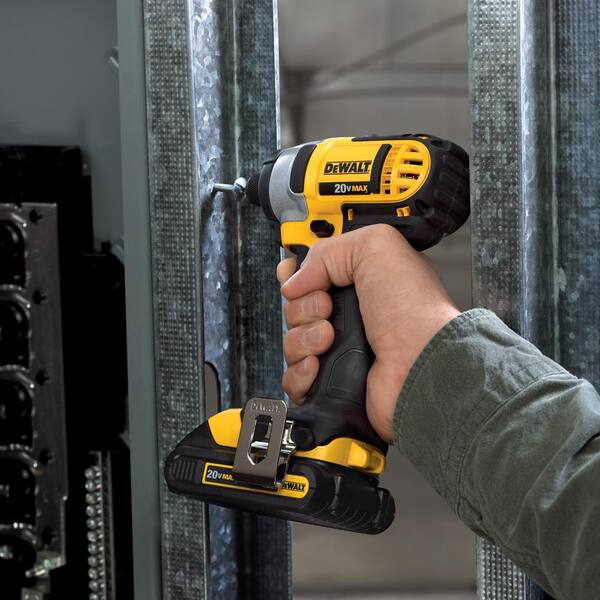 DEWALT - Juego combinado de taladro inalámbrico 20V MAX* 7 herramientas  (DCK771D1M1)