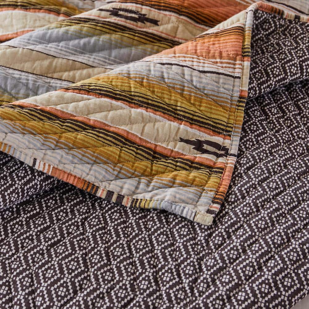 Southwestern Full/Queen Pink Microfiber Reversible Quilt Set