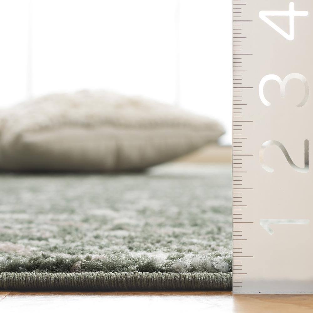 Ivory and Dark Green Rectangular Synthetic Area Rug, 3' x 5'