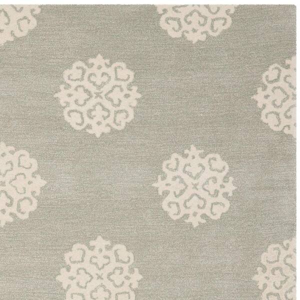 Ivory Safavieh Soho Collection SOH724C Handmade Medallion Wool & Viscose Runner Grey 2'6 x 8' Ivory Safavieh Soho Collection SOH724C Handmade Medallion Wool & Viscose Runner Grey 2'6 x 8'