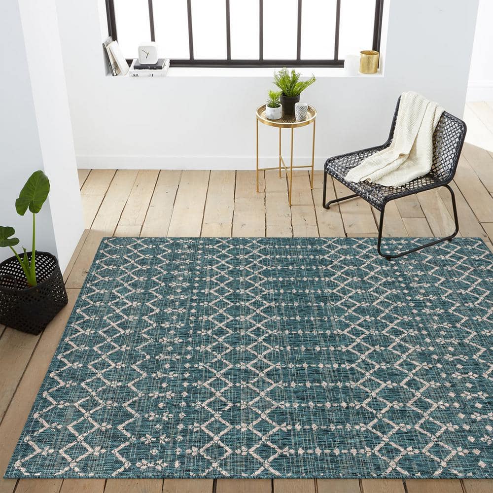Gray Geometric 8' x 10' Synthetic Flat Woven Rug