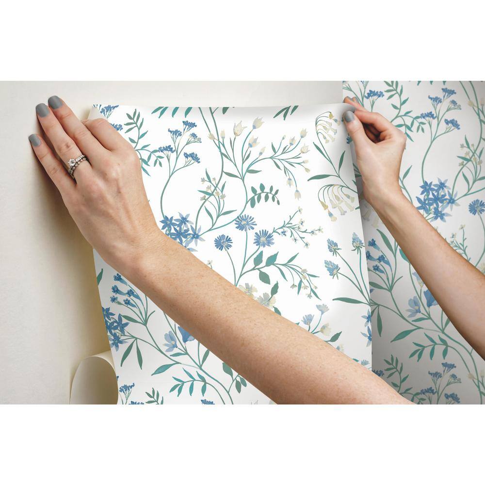 White and Blue Floral Self-Adhesive Peel and Stick Wallpaper Roll