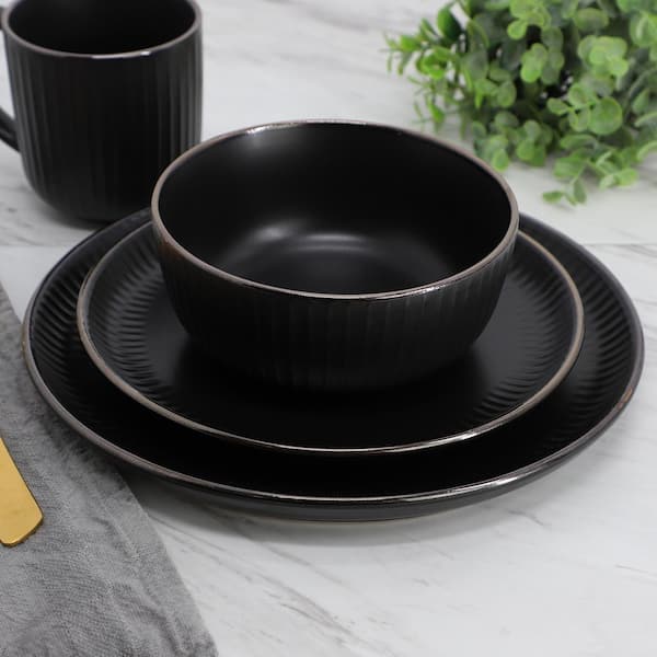 Black And Gold Dinnerware Set for 6: Elegant Dining Made Easy 2 Black And Gold Dinnerware Set for 6: Elegant Dining Made Easy