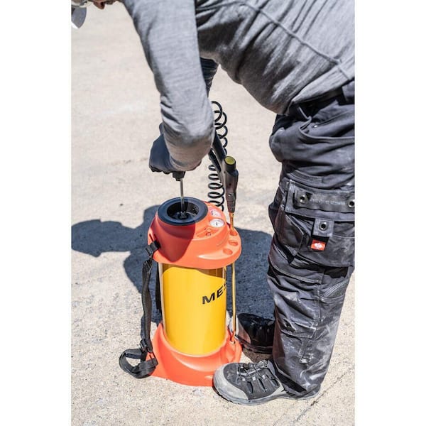 MESTO 2.6 Gal. Compression Sprayer, Professional Use, Made in