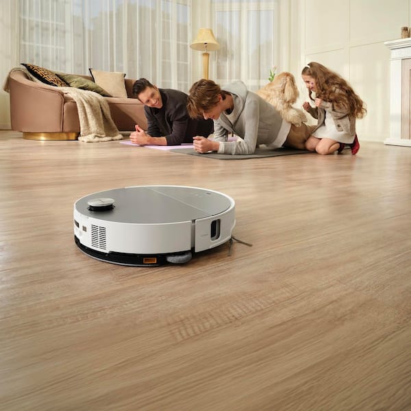 Roborock Saros 10 17.3 in. Robotic Vacuum and Mop with Smart