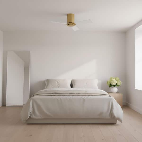 Fan Rozzen 32 in. Burnished Brass Hugger Flush Mount Standard Ceiling Fan with Remote and Matte White Blades
