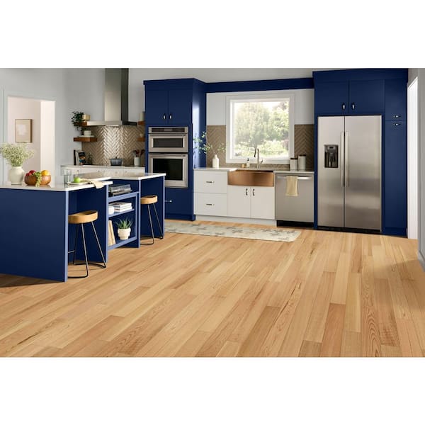 Bruce American Originals Natural Red Oak 3/8 in. T x 5 in. W T and G Engineered Hardwood Flooring (26.58 sq. ft./Case)