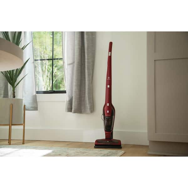 Electrolux Ergorapido Pet Bagless, Cordless, with Detachable Handset in Red  Stick Vacuum EHVS3510AR - The Home Depot