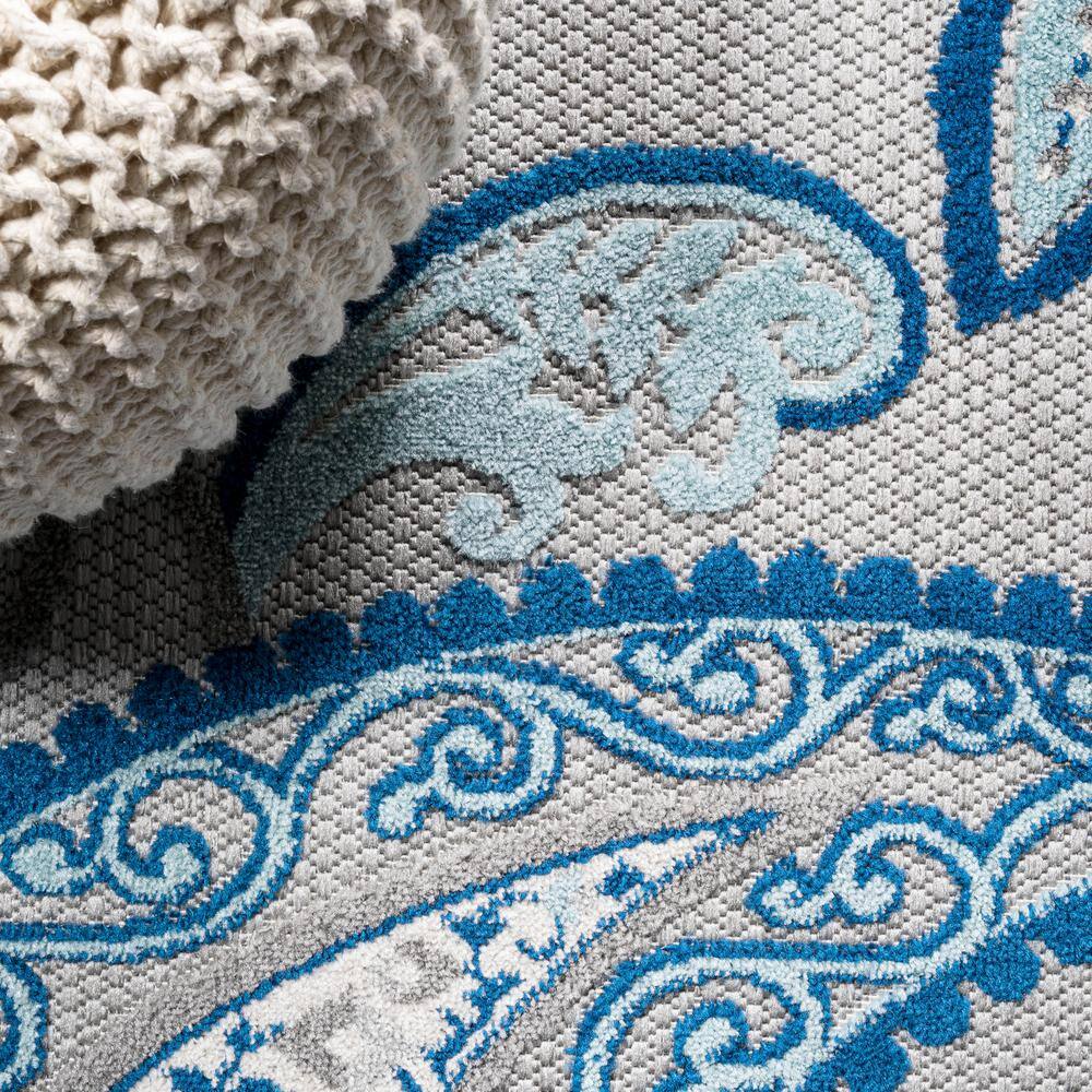 Julien Blue and Light Gray Paisley 5' x 7' Synthetic Rug