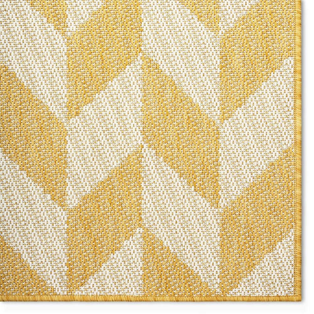 Yellow and Cream Geometric Synthetic Indoor/Outdoor Rug