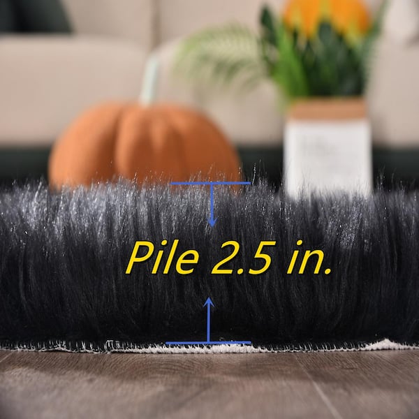 Brand new! Black Fur Rug 2x3 Rug Faux Sheepskin Rug Fluffy Super Soft Small  Rug for Bedroom Dorm Bedside Rug Room Decor Washable Rug, Rectangle for  Sale in Peoria, AZ - OfferUp