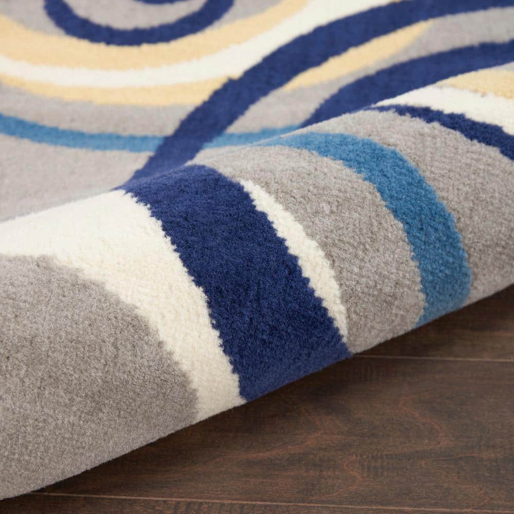 Luxurious Grey Geometric 5' x 7' Synthetic Easy-Care Area Rug
