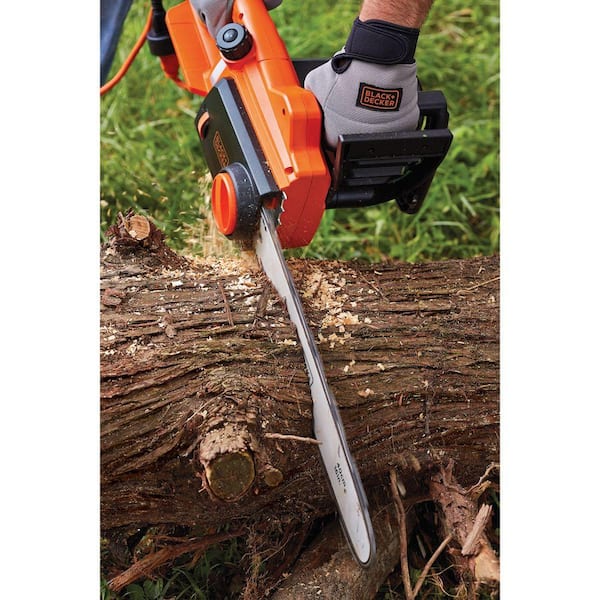 https://images.thdstatic.com/productImages/7966f5b7-2429-4225-b879-132907a33fb8/svn/black-decker-corded-electric-chainsaws-cs1216-44_600.jpg