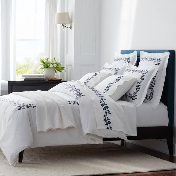 Pottery Barn on sale King Sheet Set Navy/White