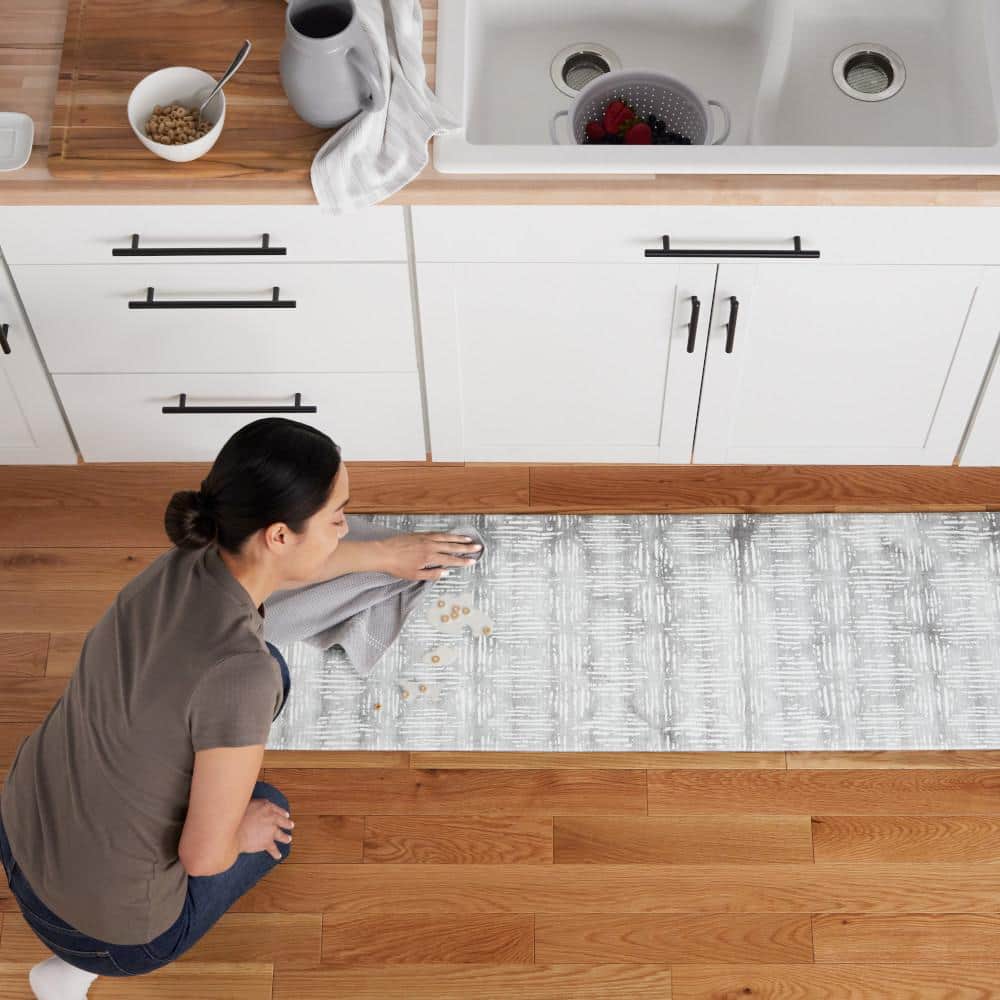 Gray Geometric Memory Foam Anti-Fatigue Mat 18" x 39"