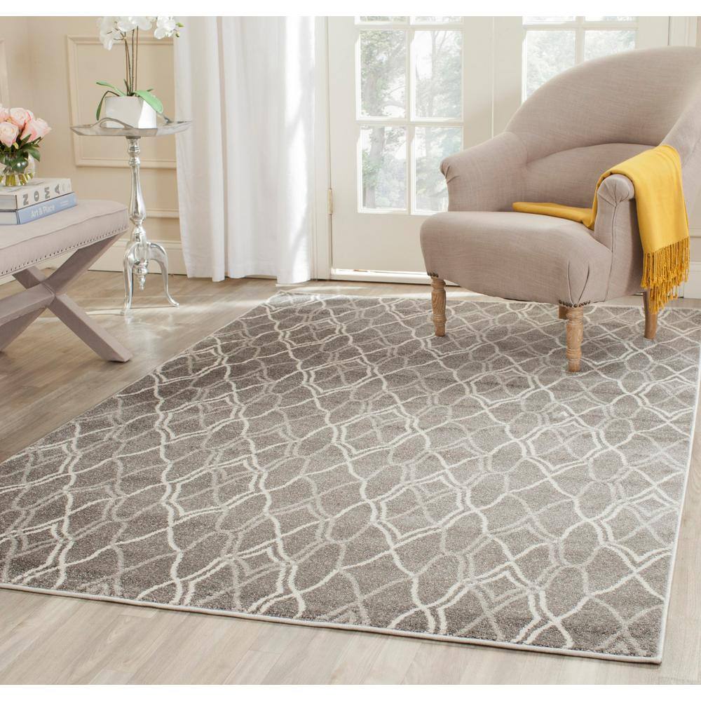 Gray Geometric 3' x 5' Reversible Synthetic Area Rug